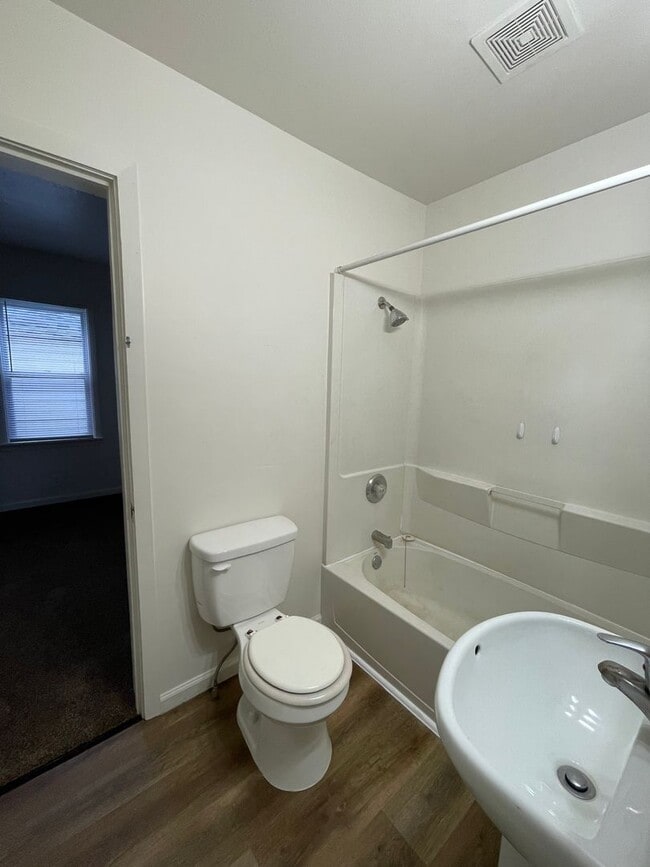 Foto del edificio - Beautiful Remodeled 3-Bedroom, 1-Bathroom ...