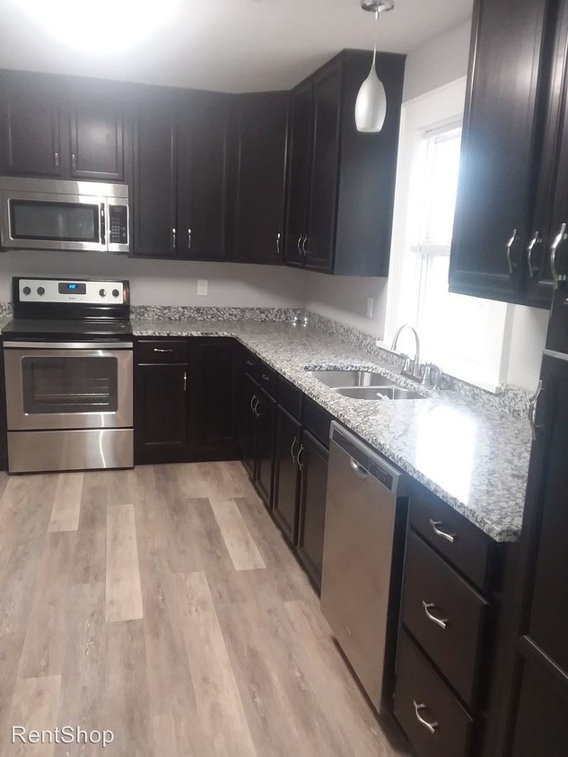 Primary Photo - 3 br, 1 bath House - 414 N College Ave