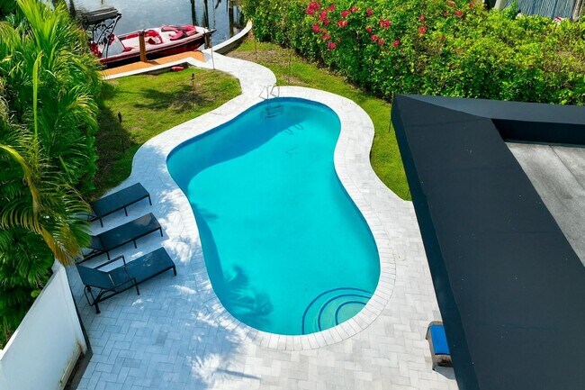 Foto del edificio - 4450 NE 23rd Ave
