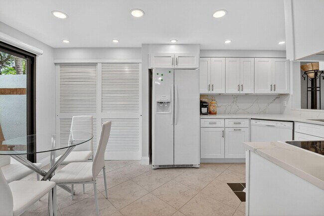 Building Photo - 15362 Strathearn Dr