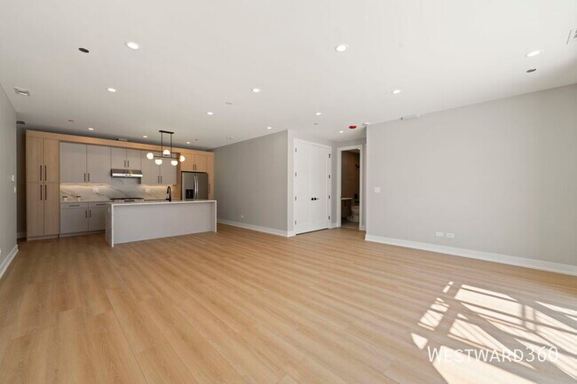 Foto del edificio - 2354 W Polk St