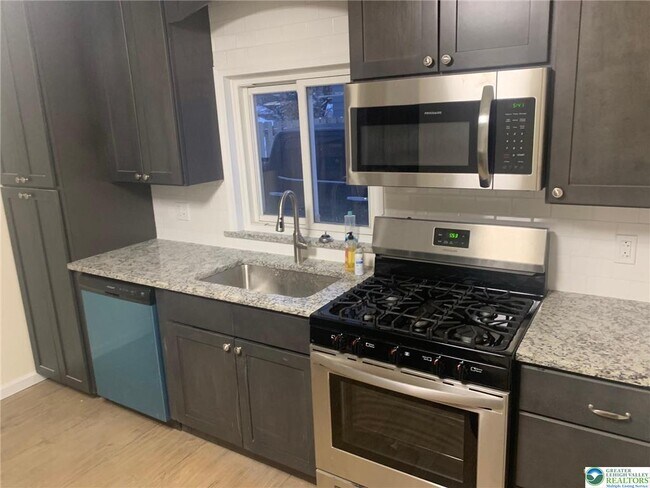 Foto del edificio - 2115 Livingston St