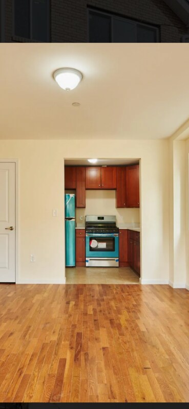 Building Photo - 841 E 220th St