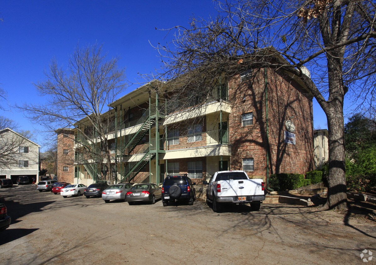 Primary Photo - 2100 San Gabriel St