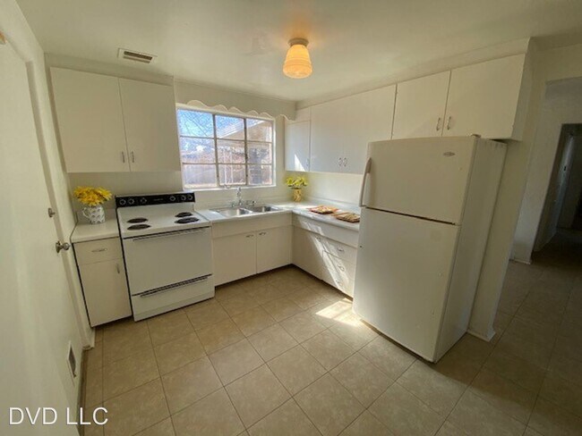 Foto del edificio - 3 br, 2 bath House - 5812 Aztec Rd NE