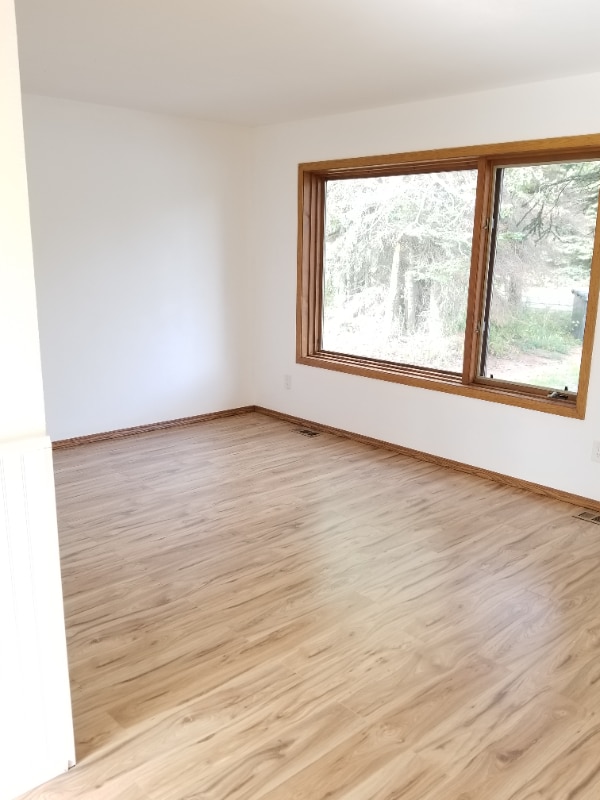 Building Photo - 445 Baleen Ave