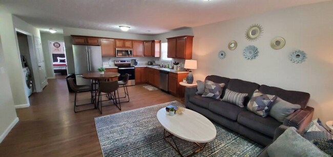 Foto del edificio - Great new construction fully furnished and...