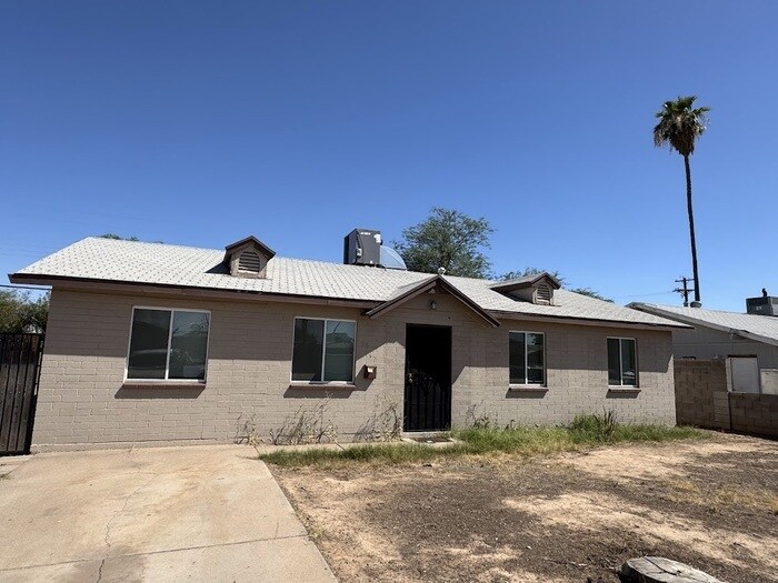 Primary Photo - 6847 W Mariposa St