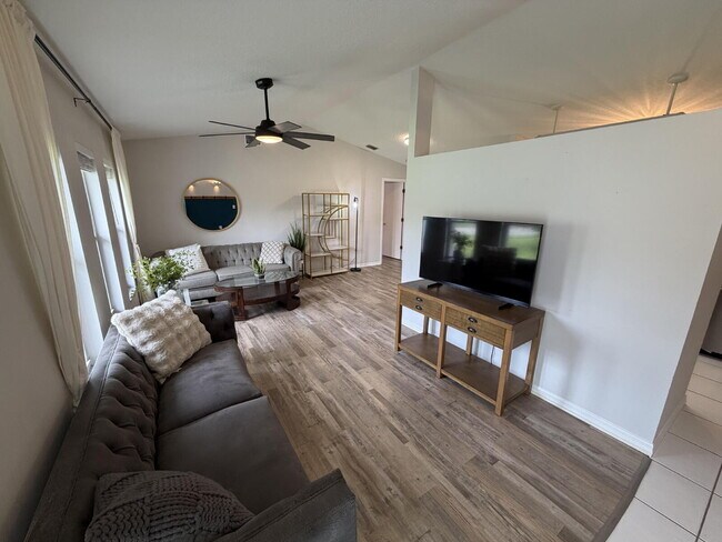 Foto del edificio - Move-In Ready 3/2 in Six Mile Creek | New Appliances | 2-Car Garage