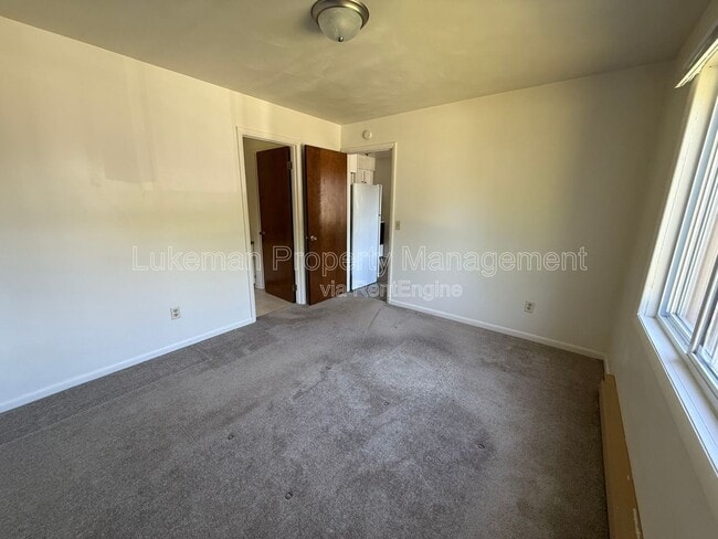 Building Photo - 13024 N Boulevard St