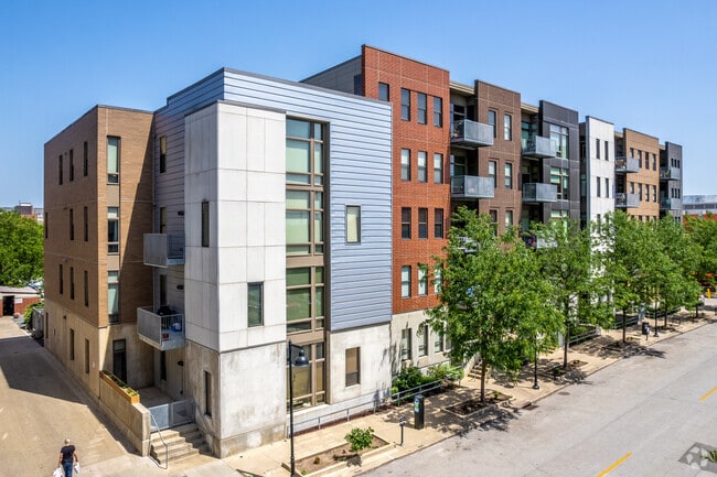 Building Photo - 119 4th St