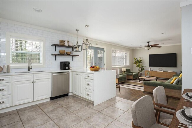 Foto del edificio - 2542 Warwick Cir NE