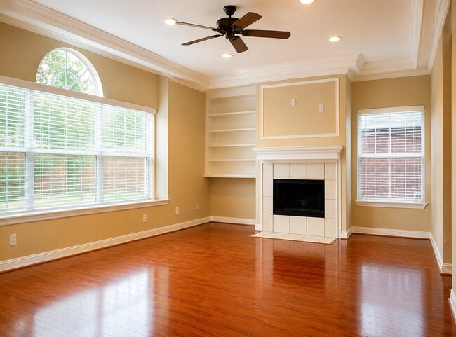 Building Photo - 14218 Swallowfield Dr