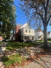 Building Photo - 662 W 8th St