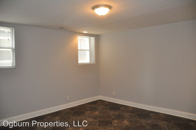 Building Photo - 1416 Glade St NW