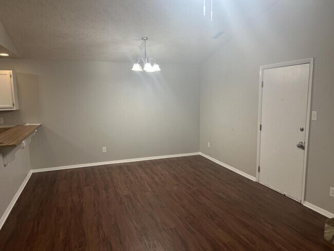 Foto del edificio - 1904 Tryon Dr