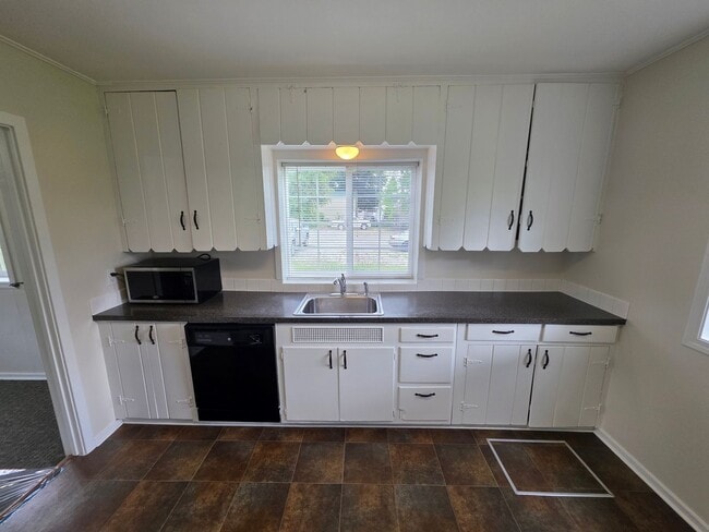 Building Photo - Beautifully Home in the Valley