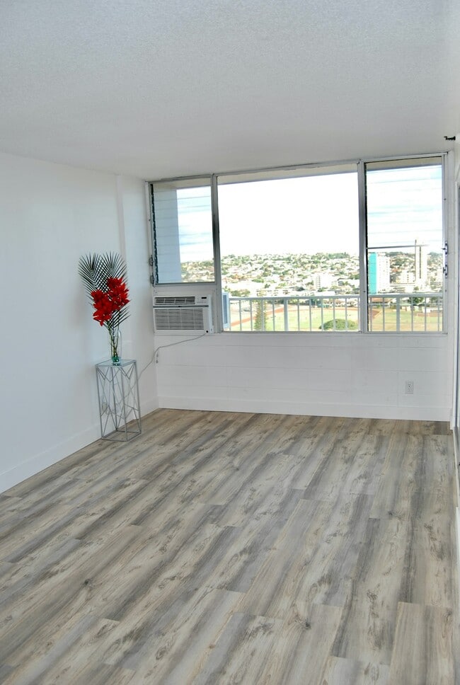 Building Photo - 2542 Date St