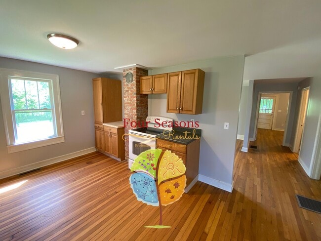 Foto del edificio - 120 Piney Mountain Rd