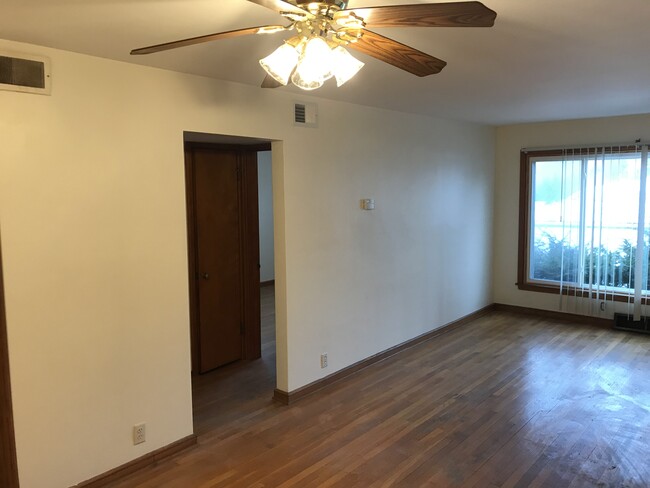 Foto del edificio - 8223 W North Ave