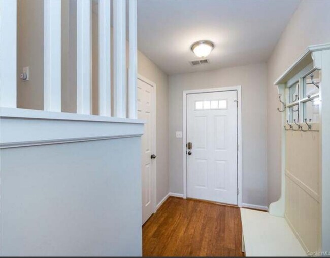 Building Photo - 829 Pelican Bay Dr