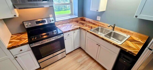 Kitchen - 79720 Kidder Rd