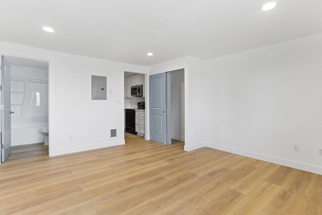 Foto del edificio - Freshly Remodeled Studio!