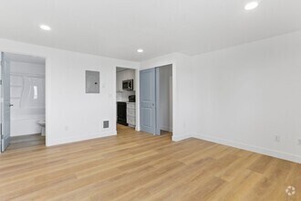 Building Photo - 1407 W Marina Dr