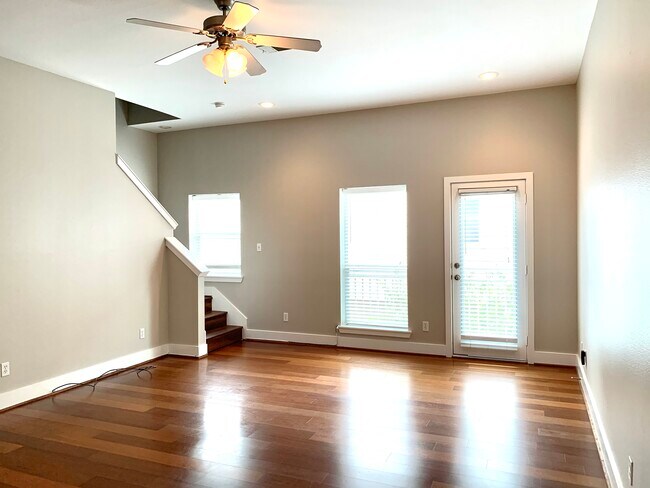 Foto del edificio - 1604 Tribeca Way
