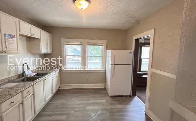 Building Photo - 12110 Lenacrave Ave