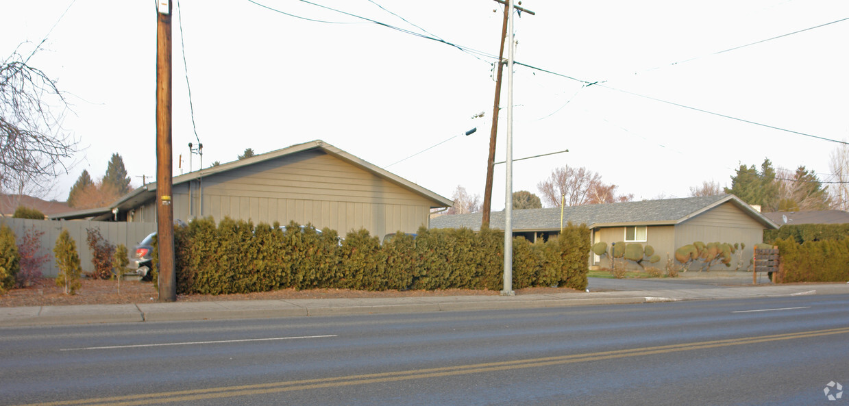 Primary Photo - 4505-4509 Tieton Dr