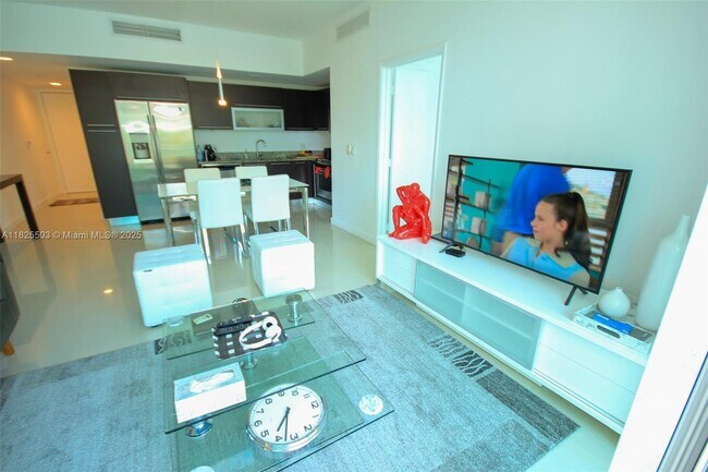 Building Photo - 950 Brickell Bay Dr