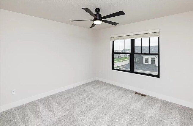 Foto del edificio - 2833 SW Prairie Trail Pky
