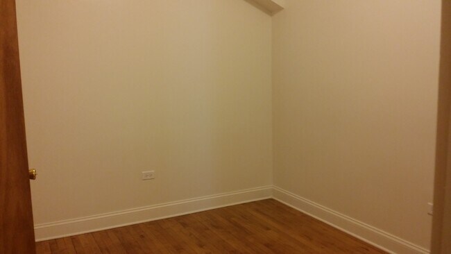 Building Photo - 4310 W Maypole Ave