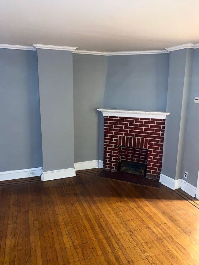 LIVING ROOM - 5609 Warrington Ave