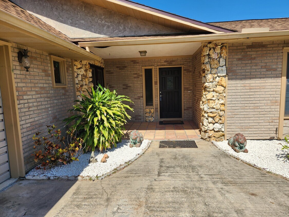 Building Photo - 4431 Doris Dr