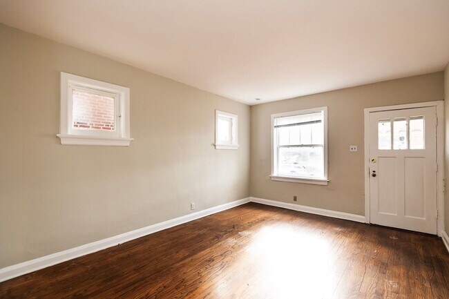 Building Photo - 3943 Keokuk St