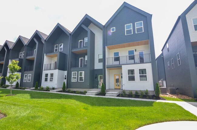Photo - 550 Markham St Townhome