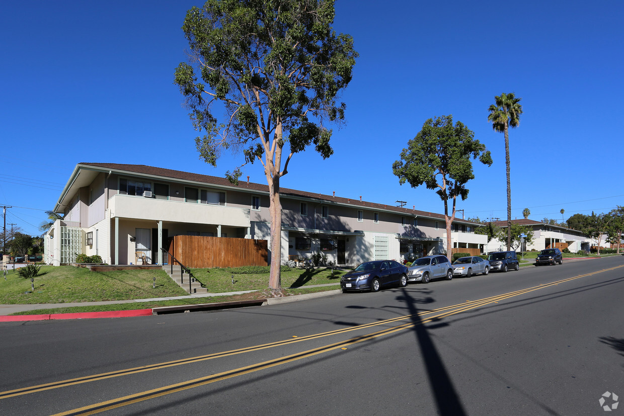 Primary Photo - Lakewood Villa Townhomes