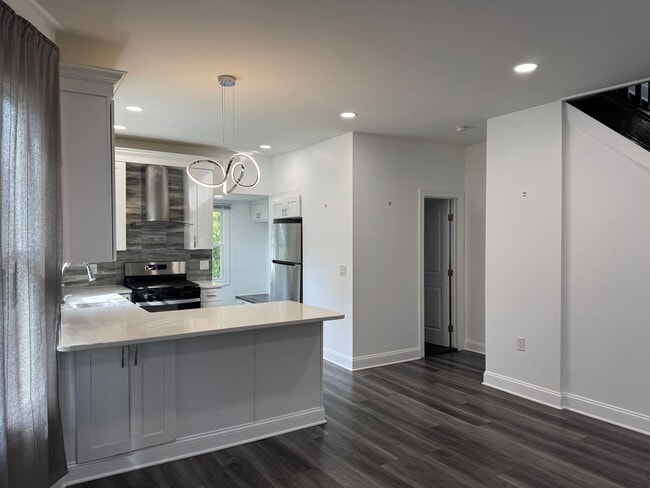 Building Photo - Stylish 3-Bedroom Home in Hackensack, NJ for Rent