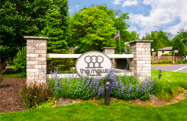 Building Photo - 456 Willow Ct