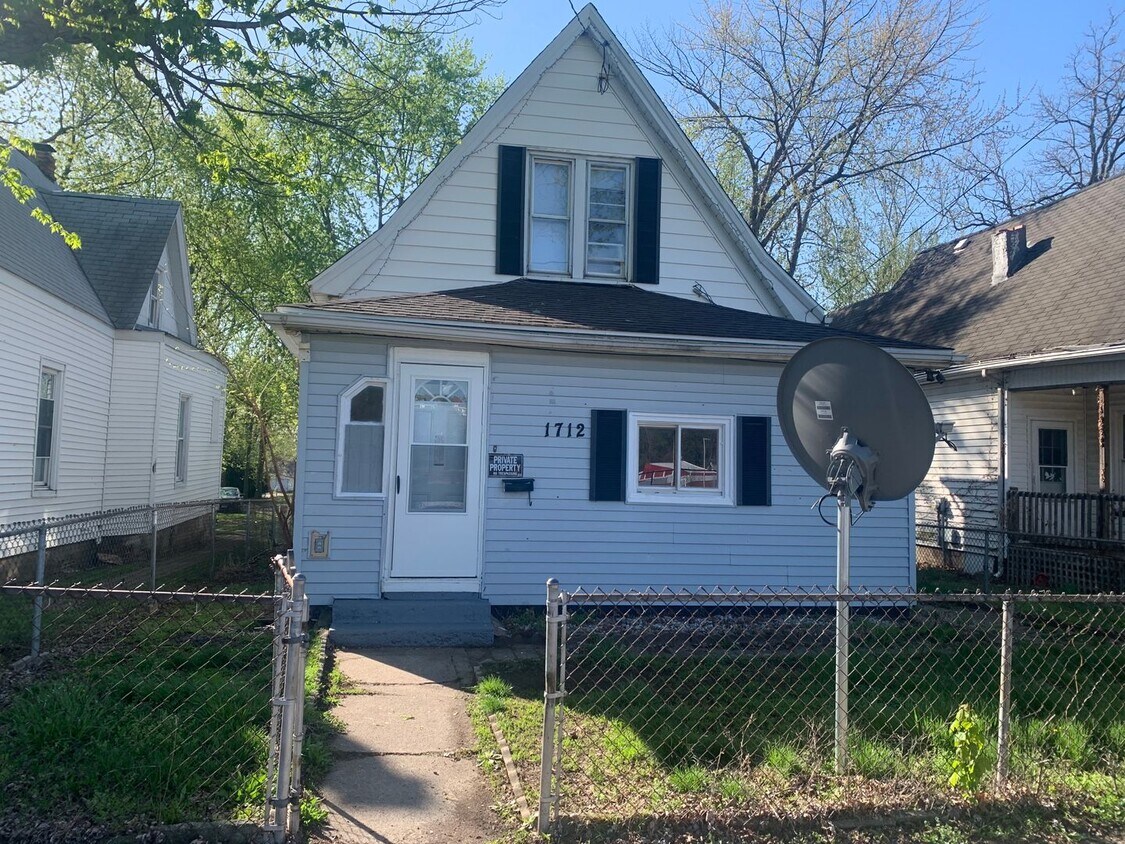 Foto principal - 3 Bed 1 Bath Home