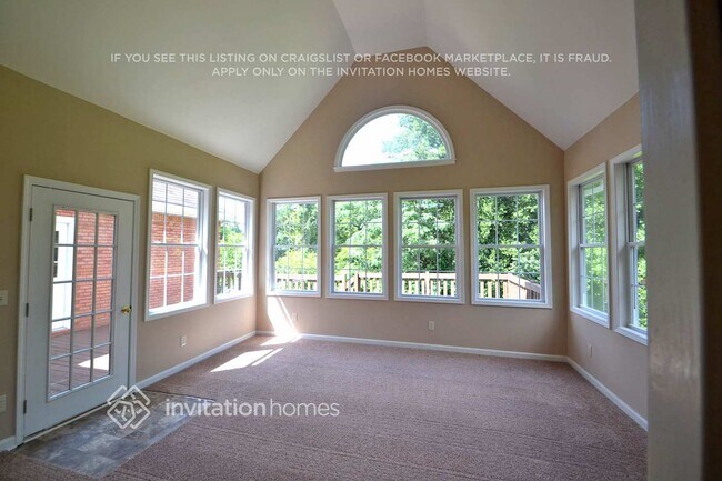 Building Photo - 1730 Dane Terrace