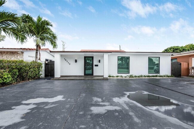Foto del edificio - 10370 SW 24th St
