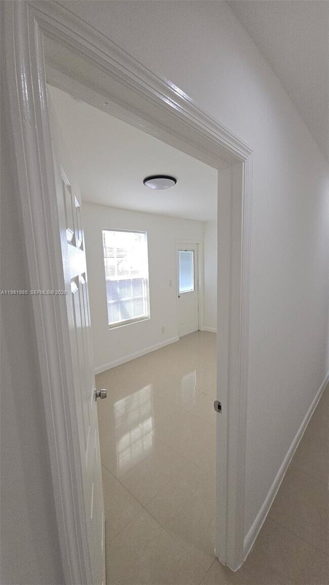 Foto del edificio - 6761 SW 13th Terrace