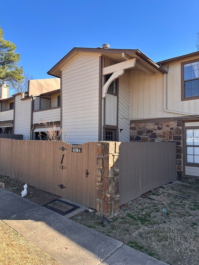 Building Photo - Condo for lease