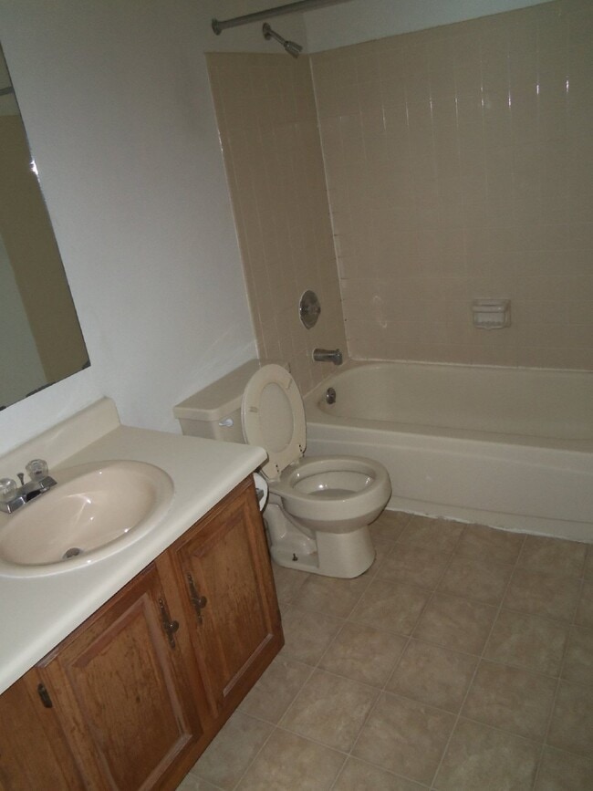 Foto del edificio - Southwest Littleton, 1 bedroom, 1 bathroom...