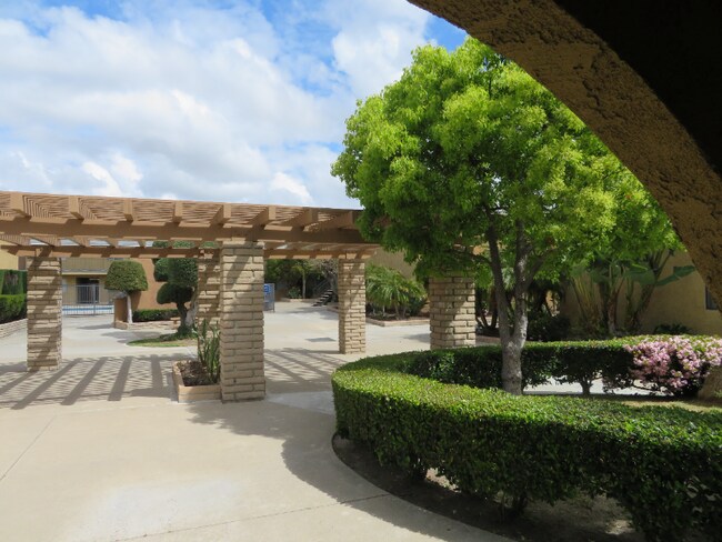 Foto del edificio - 13161 Yockey St