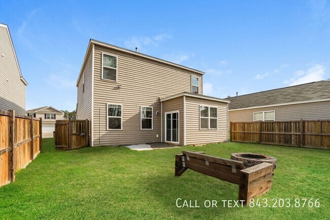 Foto del edificio - 472 Cedarview Rd