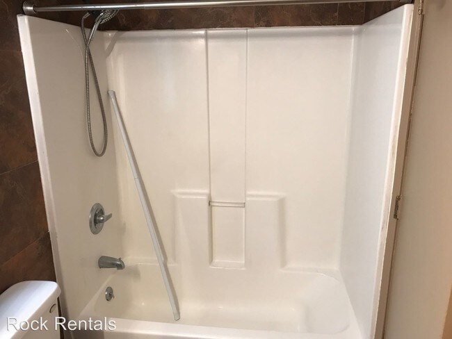 Building Photo - 2 br, 1 bath House - 301 S Kent Rd